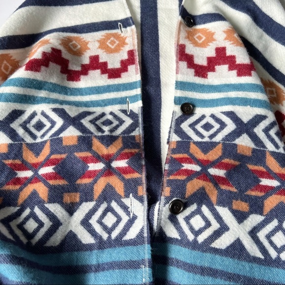 Woolrich Aztec Print Shall Poncho Scarf with Buttons - Picture 10 of 15